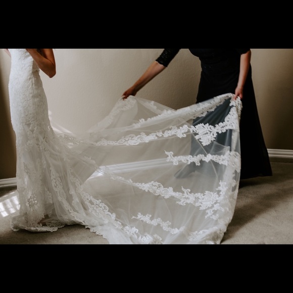 WEDDING DRESS - Picture 5 of 7